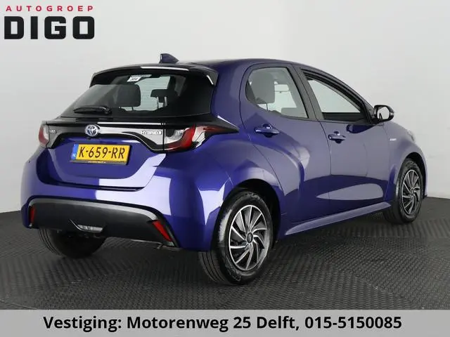 Toyota Yaris 1.5 HYBRID ACTIVE 1e EIG BLUELINE GARANTIE 2-2031 DEALER AUTO ! CARPLAY NAVIGATIE . SLE...