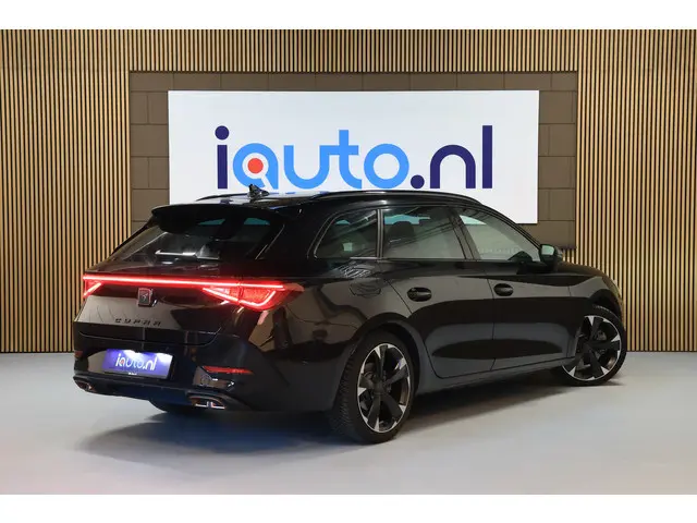 CUPRA Leon Sportstourer 1.4 e-Hybrid Business LED/Keyless/Camera/Trekhaak wegklapbaar/ACC/18"