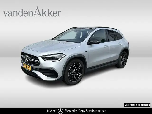 Mercedes-Benz GLA-klasse 250e AMG // Trekhaak // Panorama dak // Memory // Sfeerverlichting // Multi...