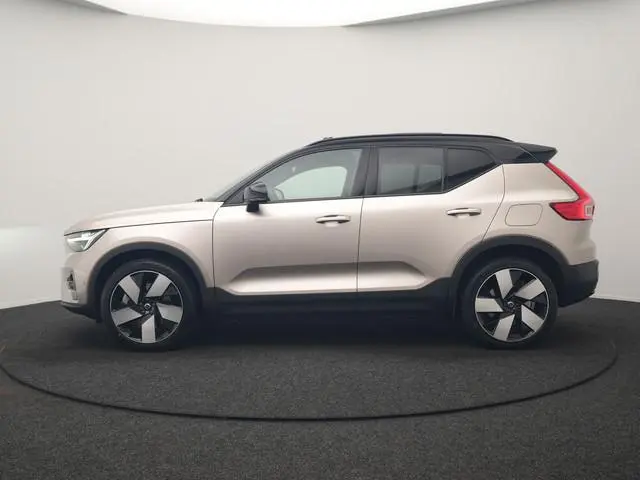 Volvo XC40 Recharge Ultimate 69 kWh 232pk Dealer O.H. | Trekhaak Af Fabriek | Panodak | Warmtepomp |...