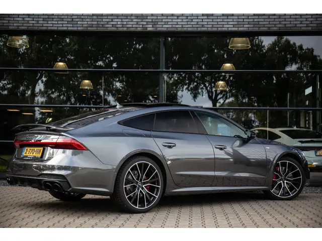Audi A7 Sportback 55 TFSI e quattro Competition , Panoramadak, Head-up Display, S7 Diffuser, RS-Zetels