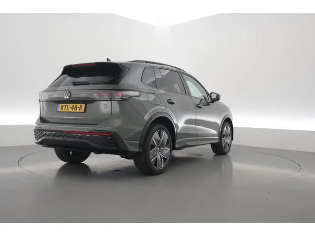 Volkswagen Tiguan 1.5 eHybrid R-Line Edition | Rijklaar! | Pano | Adapt. Cruise | CarPlay | HUD | IQ...