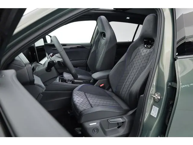 Volkswagen Tiguan 1.5 eHybrid R-Line Edition | Rijklaar! | Pano | Adapt. Cruise | CarPlay | HUD | IQ...