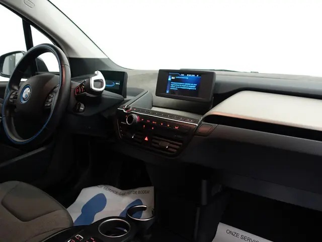 BMW i3 High Executive Aut- Nap 49dkm, Xenon Led, Park Assist, Clima, Cruise, Keyless
