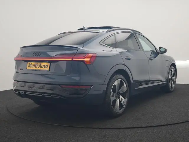 Audi Q8 Sportback e-tron 50 quattro S Line 95 kWh 340pk Dealer O.H. | Panodak | Luchtvering | 360 Ca...