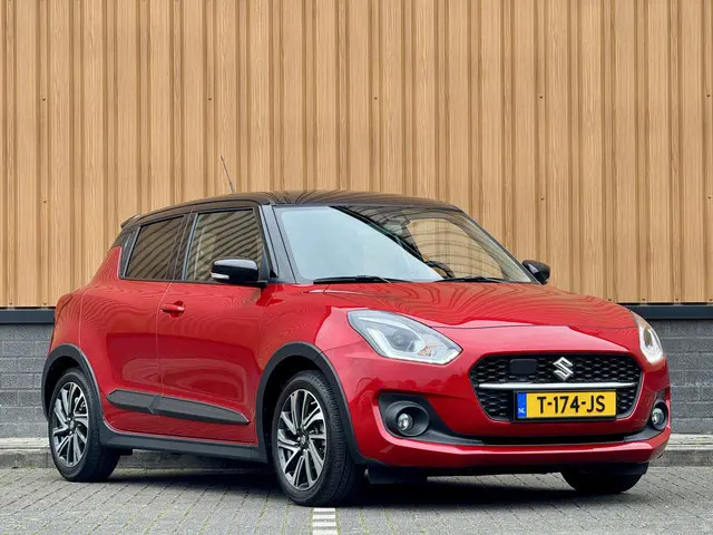 Suzuki Swift 1.2 Style Smart Hybrid | Adaptive Cruise Control | Apple Carplay | Android Auto | Camer...