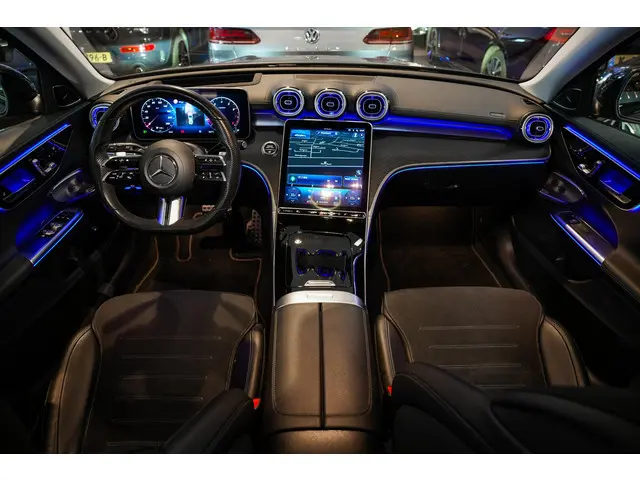 Mercedes-Benz C-klasse 200 4MATIC AMG Line Burmester Panodak Ambient 360 Camera Dode Hoek Keyless
