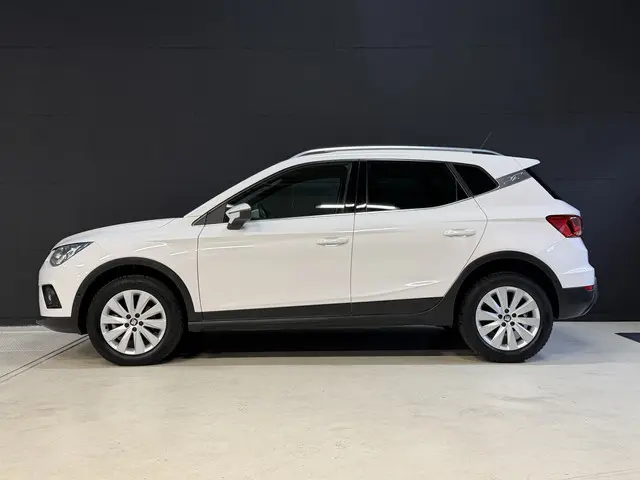 SEAT Arona 1.0 TSI Xcellence Business Intense | Camera | Sfeerverlichting | Stoelverwarming | Adapti...