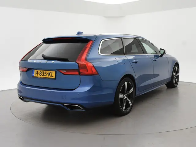 Volvo V90 2.0 T8 AWD 390 PK R-DESIGN + BOWERS & WILKINS | HEAD-UP | ELEK. TREKHAAK | INSCRIPTION BUR...
