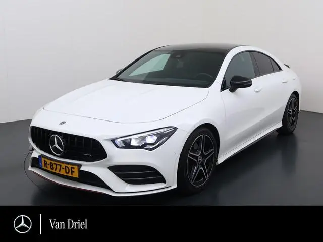 Mercedes-Benz CLA-klasse 180 AMG line | Night Sfeer Dodehoek Trekhaak