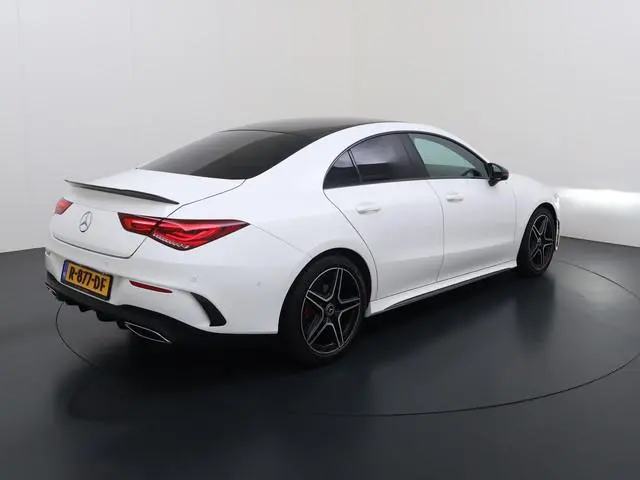 Mercedes-Benz CLA-klasse 180 AMG line | Night Sfeer Dodehoek Trekhaak