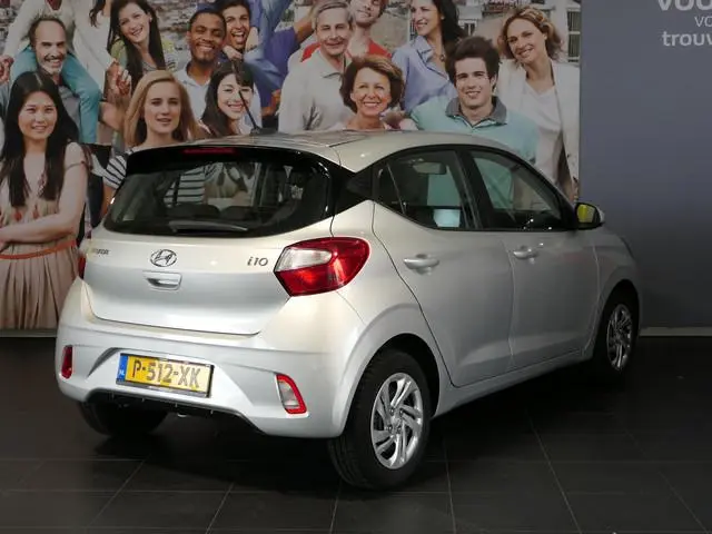 Hyundai i10 1.0 Comfort 5-zits - Occasion Lease vanaf €324 p/m - Apple carplay/Android auto - Airco...