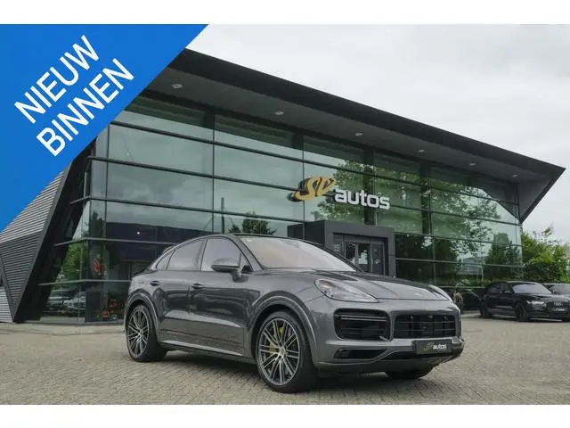 Porsche Cayenne Coupé 4.0 V8 Turbo S 680pk E-Hybrid Panoramadak 4-wielsturing *SOH 94%* Trekhaak PDC...