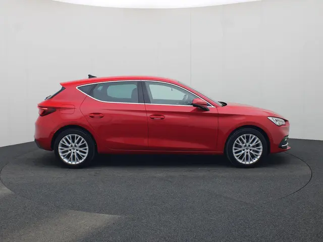 SEAT Leon 1.5eTSI/150PK Excellence DSG · Navigatie · Stoel -& stuurverwarming · Camera + Parkeersens...