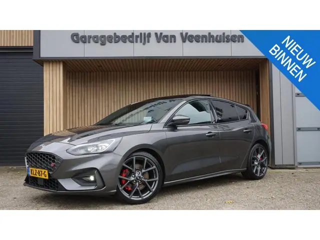 Ford Focus 2.3 279pk EcoBoost ST-3 Pano.Dak HUD *Performance Pack* 19inch LM Recaro *ACC* Stoel & St...