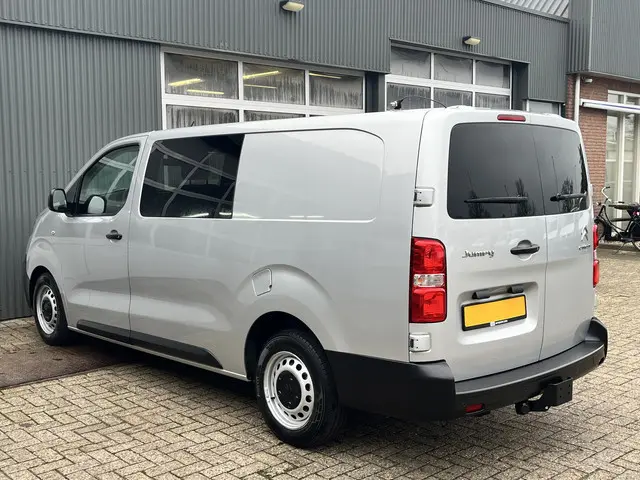 Citroën Jumpy 2.0 BlueHDI DC Marge BTW en BPM vrij!! Airco Cruise controle Trekhaak 2500kg Navigatiesysteem 5-Persoons Parkeerhulp achter Apple carplay 1e eigenaar Euro 6 Bpm en Btw vrij voor particulier gebruik !!