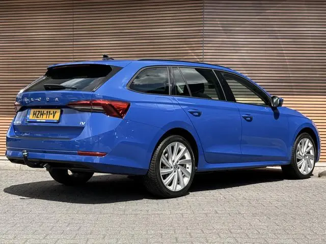 ŠKODA Octavia Combi 1.4 TSI iV PHEV Business Edition Plus Trekhaak / Carplay / Winterpakket / LED /...