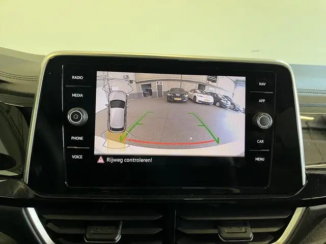 Volkswagen T-Roc 1.5 TSI 150pk DSG R-Line Camera Navigatie Apple Carplay/Android Auto Climate Contro...