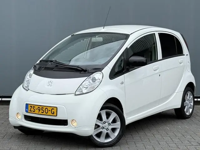 Peugeot iOn BWJ 2019 67 PK Active AUTOMAAT | AIRCO | PRIV. GLAS | LMV 15 INCH | ISOFIX | BLUETOOTH |...