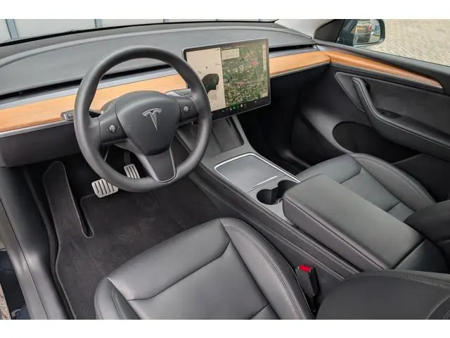 Tesla Model Y Performance AWD 75kWh Trekhaak SOH 92%