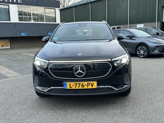 Mercedes-Benz EQA 250 Business Solution Luxury 67 kWh | SOH 96% | Ambilight | Elektr. achterklep | S...
