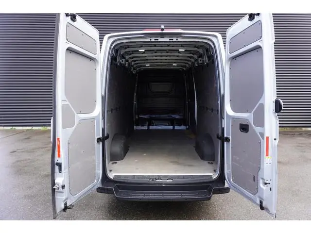 Volkswagen Crafter 180pk Automaat L4H4/L3H2 Apple carplay LED Navigatie Camera Parkeersensoren Cruis...