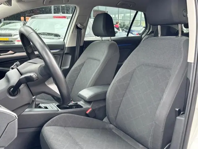 Volkswagen Golf BWJ 2023 1.0 111 PK  TSI Life FULL LED | CAMRA | STOELVERW. | STUURVERW. |  KEYLESS...