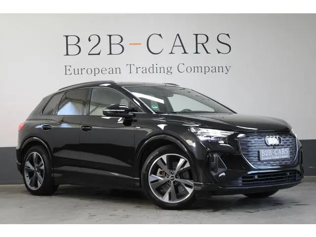 Audi Q4 e-tron 50 quattro S Competition 77 kWh | SOH 89,8 %| S-line | Warmtepomp | Trekhaak | Camera...