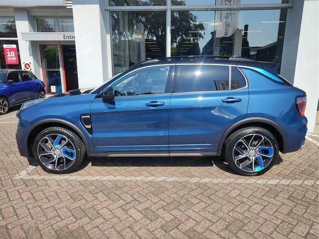 Lynk & Co 01