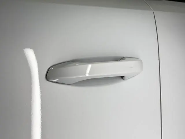 Peugeot e-3008