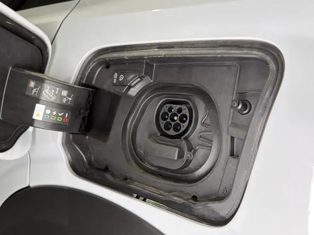 Peugeot e-3008