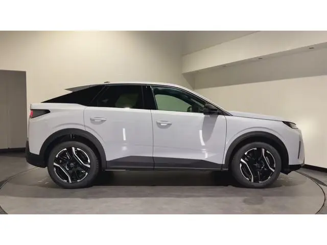 Peugeot e-3008