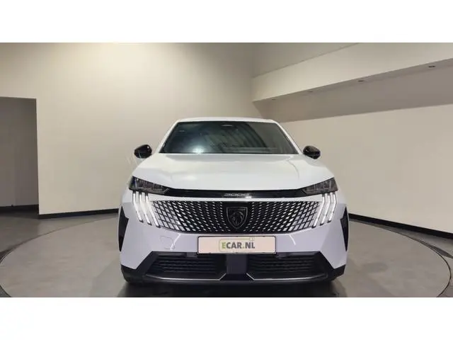 Peugeot e-3008