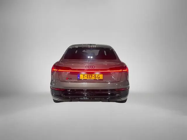 Audi Q8 Sportback e-tron 55 quattro S Edition 408pk / 115 kWh · Panoramadak · Bang & Olufsen sound ·...