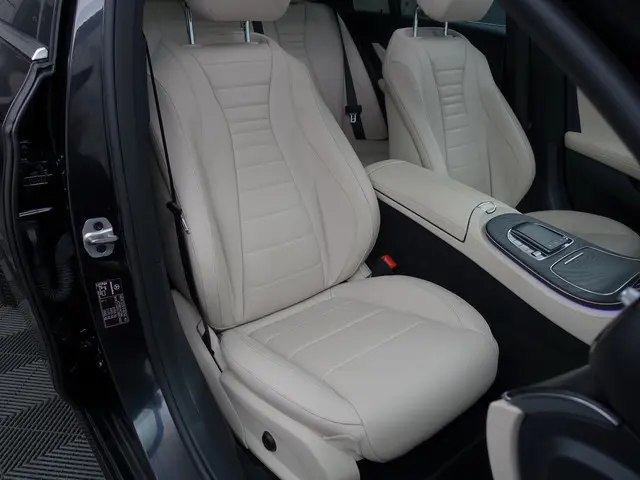 Mercedes-Benz E-klasse Estate 300 e Premium Plus Aut- Panoramadak, Memory Seats, Head Up, 360 Camera...
