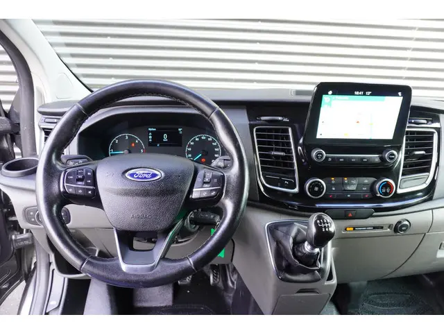 Ford Transit Custom 300 131pk  L2H1 Limited Apple Carplay Camera  Navigatie Trekhaak Imperiaal Parke...