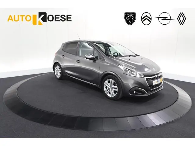 Peugeot 208 PureTech 82 Signature | Trekhaak | Parkeersensoren | Apple Carplay | Navigatie