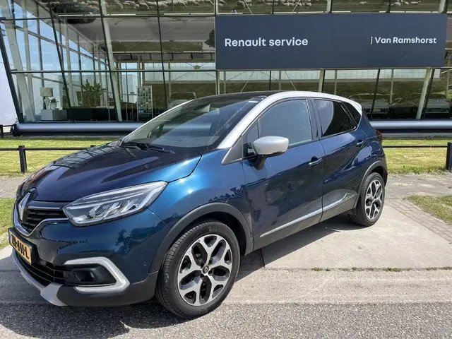 Renault Captur 0.9 TCe Bose / Dealer onderhouden / Trekhaak / Camera / Panoramdak / Climate / Cruise...