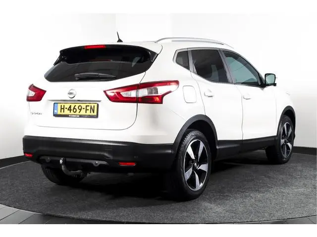 Nissan Qashqai 1.2 116 PK N-Connecta | Panodak | Afn. Trekhaak | Cruise | 360 camera | PDC | NAV | A...