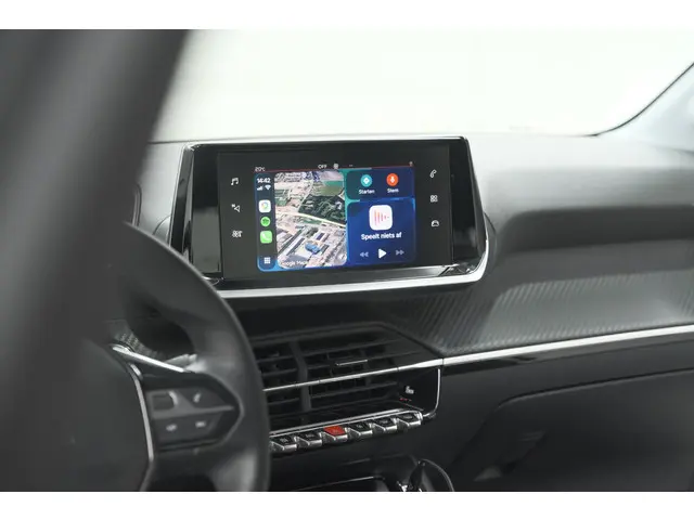 Peugeot 208 PureTech 100 Allure | Parkeersensoren | Apple Carplay | Stoelverwarming