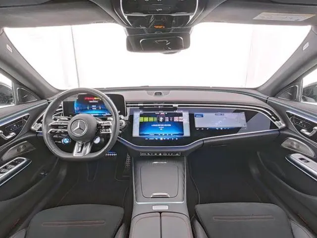 Mercedes-Benz E-klasse AMG 53 4MATIC+ / Superscreen / Burmester 4D/ Panaromadak / Memory-Stoelen /