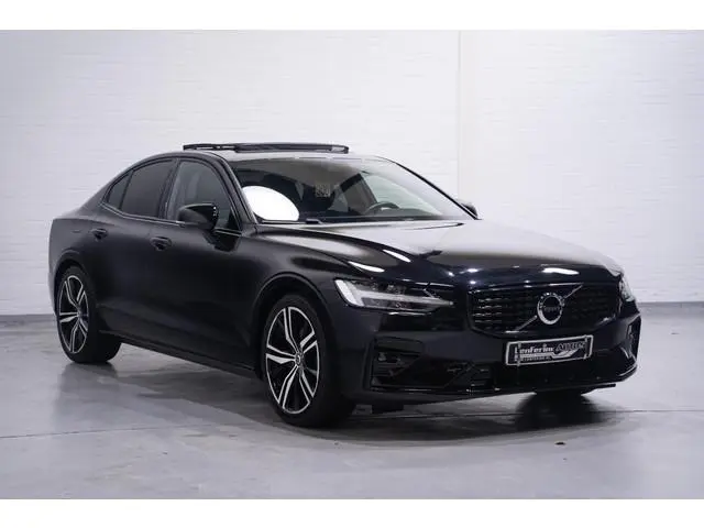 Volvo S60 2.0 B3 R-Design Navi Leder Sportstoelen Schuifdak NAP Camera Apple carplay Rijklaar!