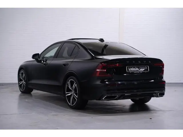Volvo S60 2.0 B3 R-Design Navi Leder Sportstoelen Schuifdak NAP Camera Apple carplay Rijklaar!