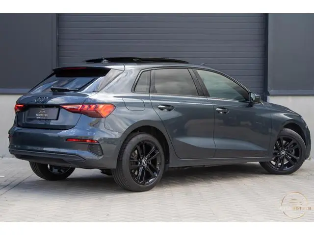 Audi A3 Sportback 40 TFSIe Edition PANO LED CAMERA PARKEER LEDER