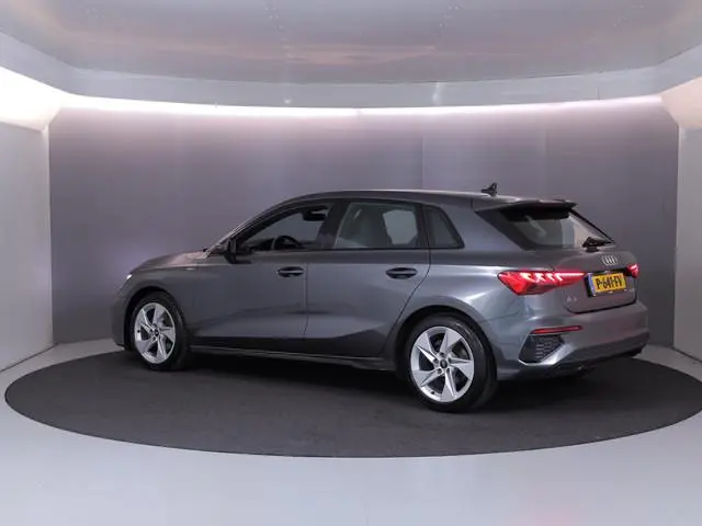 Audi A3 Sportback 30 TFSI S edition 110 pk S-tronic | Navigatie | Parkeersensoren achter | LED kopla...