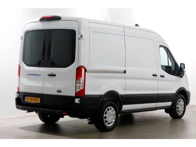 Ford E-Transit 350 L2H2 68 kWh 269pk Trend 100% Elektrisch LED/ACC/Snellader 115kW SOH 98,1% 04-2024