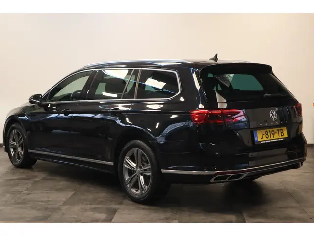 Volkswagen Passat Variant 1.5 TSI Elegance Business R IQ-led Navigatie Adaptive-Cruise