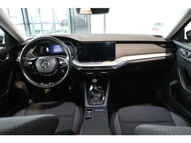 ŠKODA Octavia Combi 1.5 TSI First Edition Clima Virtual Cockpit Navigatie LED Stoelverwarming Inruil...