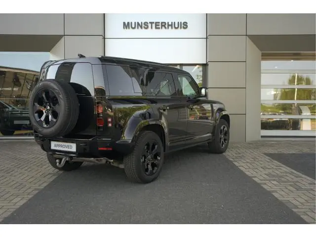 Land Rover Defender 110 2.0 P300e 110 X-Dynamic SE | Voorstoelen verwarmd | Trekhaak |