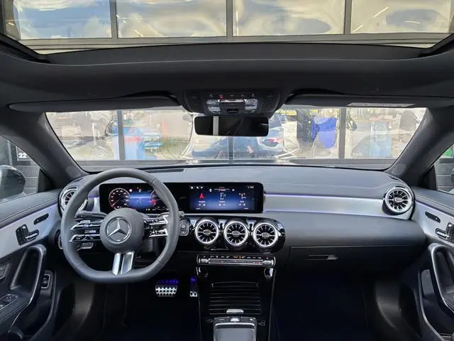 Mercedes-Benz CLA-klasse 180 Business Solution AMG  | Night Pakket | Panoramadak | 360° Camera | Dod...
